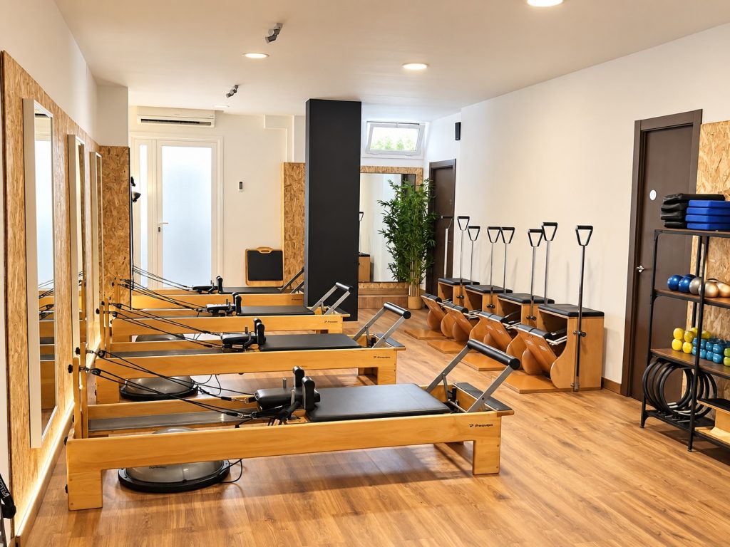 Máquinas Reformer y Combo Chair en el centro Campreciós de Pilates Esplugues
